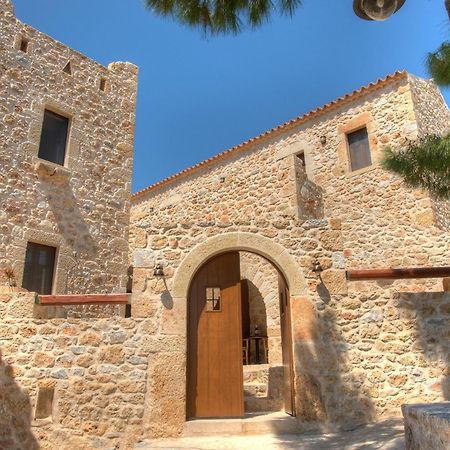 Korona Boutique Hotel Oitilon Exterior photo